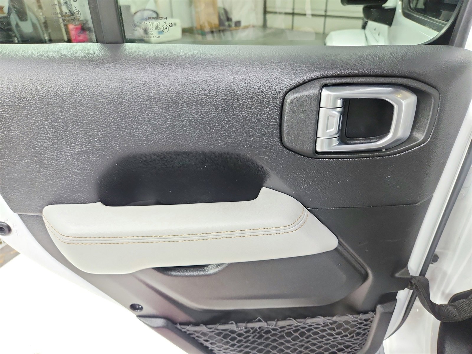 Used 2023 Jeep Wrangler Altitude image 39