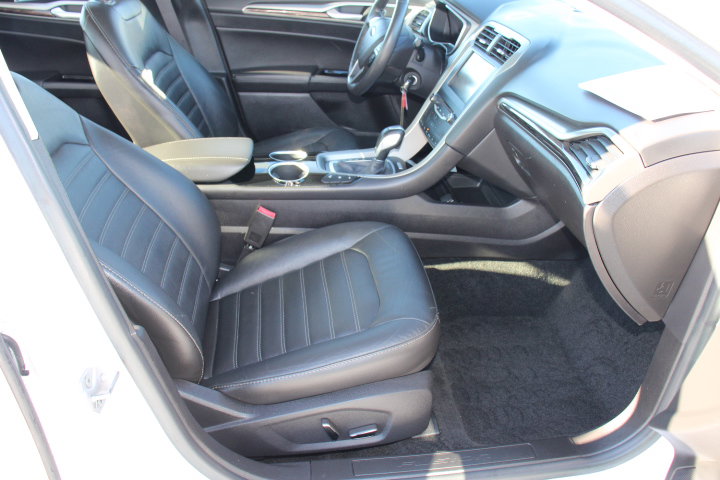 Used 2014 Ford Fusion Energi SE w/ Driver Assist Package image 19