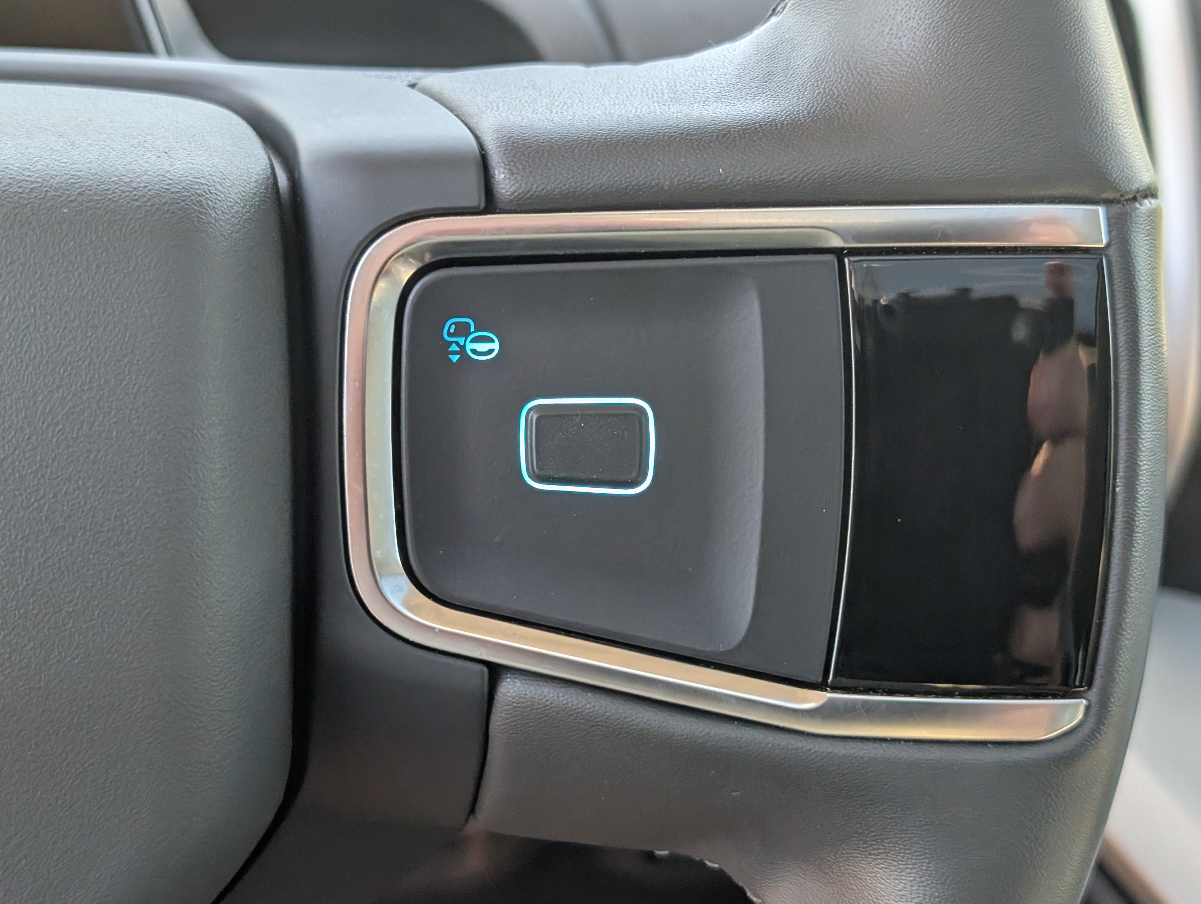 Certified 2025 Ford Expedition Active AWD/4WD image 28