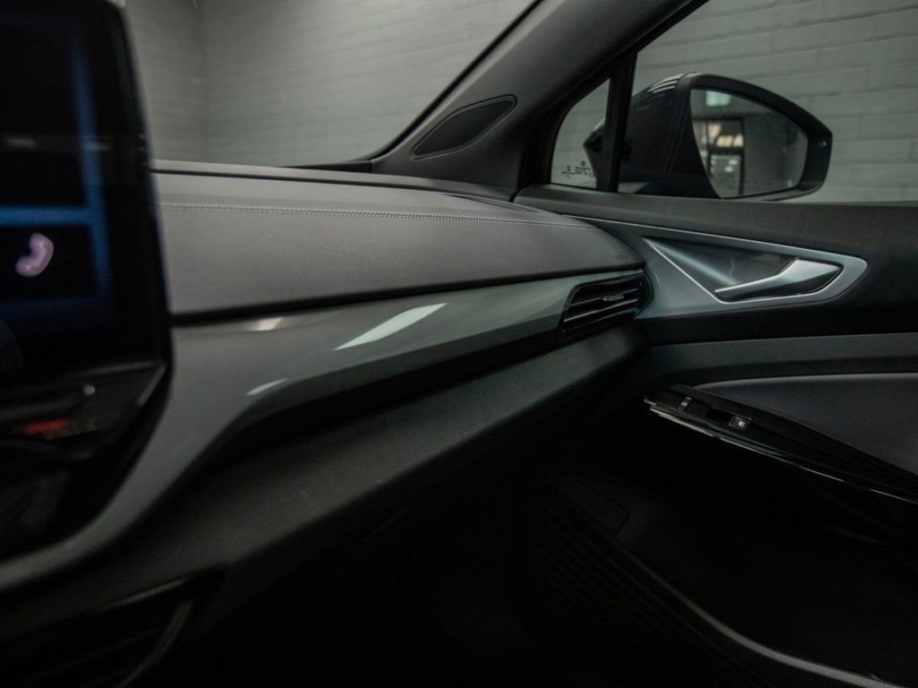 Used 2023 Volkswagen ID.4 Pro S Plus image 21