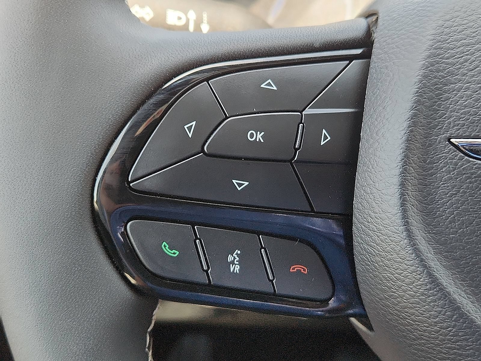 Used 2025 Chrysler Pacifica Limited FWD image 16