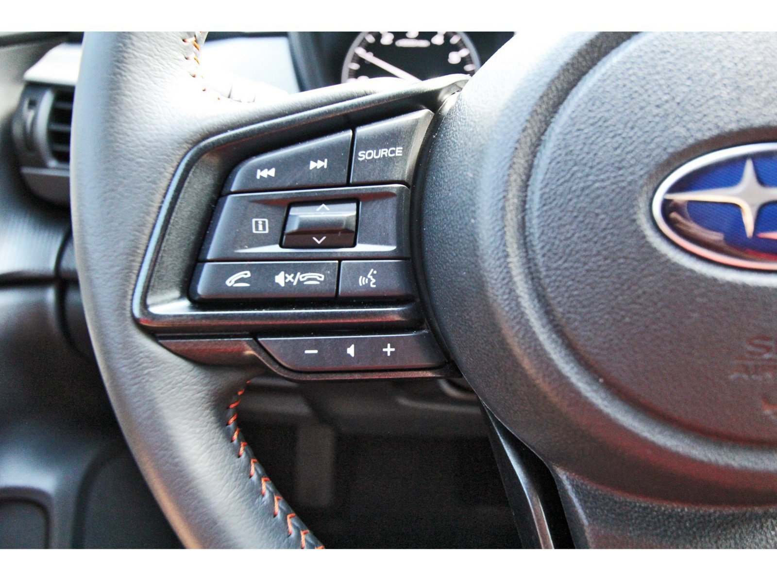 Certified 2025 Subaru Crosstrek 2.5i Limited w/ Crosstrek Mirror Package AWD/4WD image 15