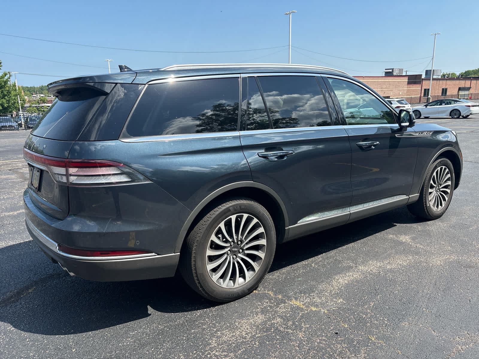 Used 2022 Lincoln Aviator Reserve w/ Equipment Group 201A AWD/4WD image 13
