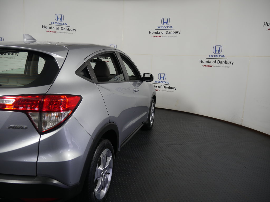 Used 2020 Honda HR-V LX image 4