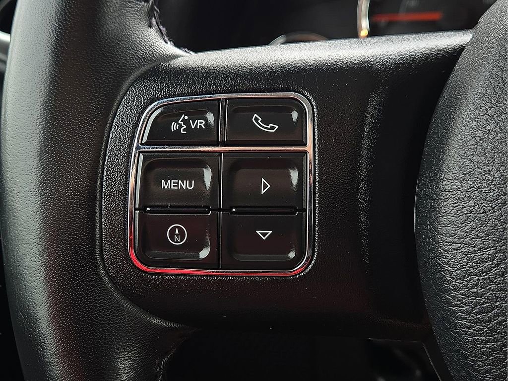 Used 2018 Jeep Wrangler Unlimited Sahara w/ Connectivity Group image 18
