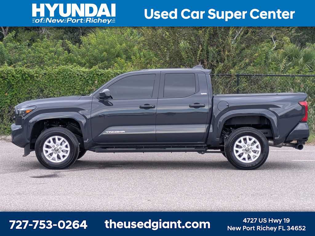 Used 2025 Toyota Tacoma SR5 RWD image 2