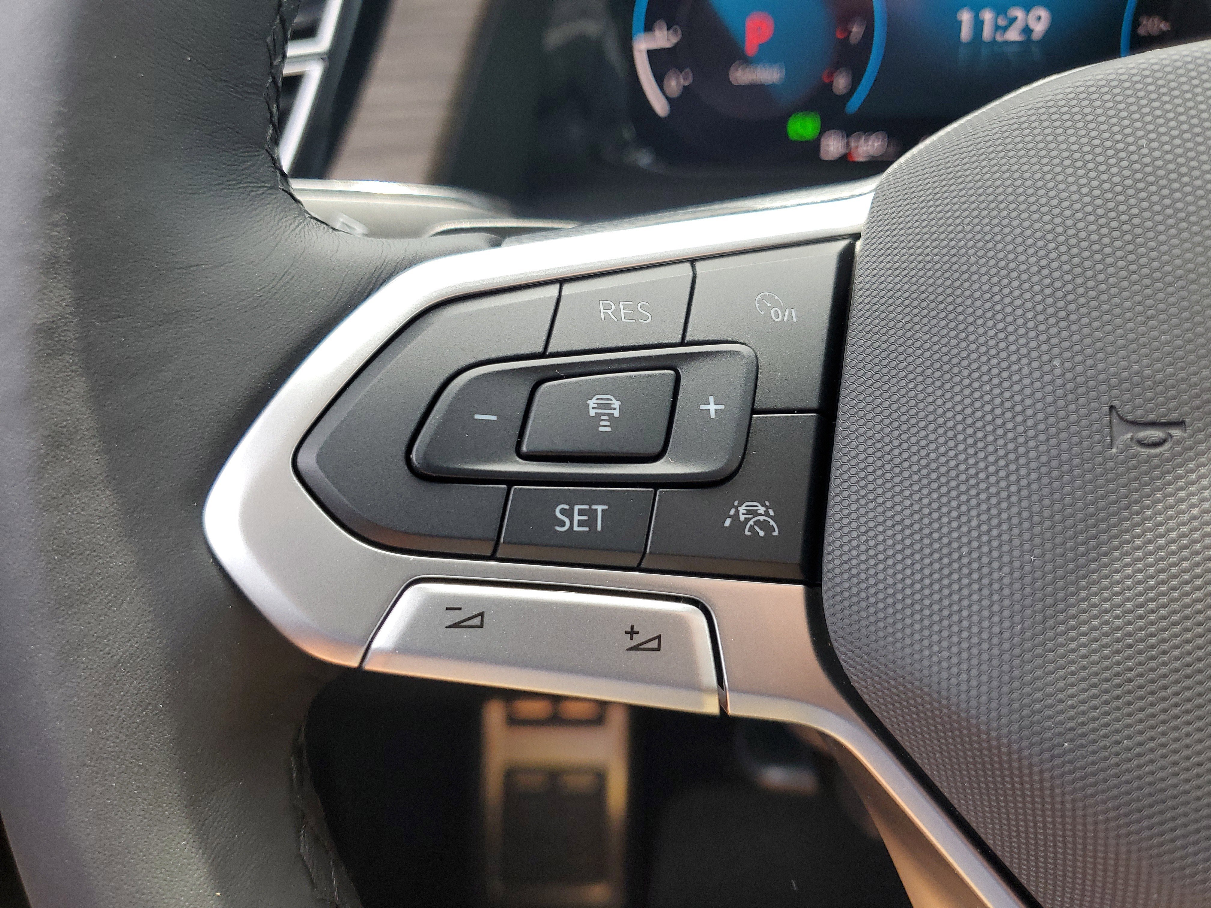 New 2025 Volkswagen Atlas SEL Premium R-Line image 21