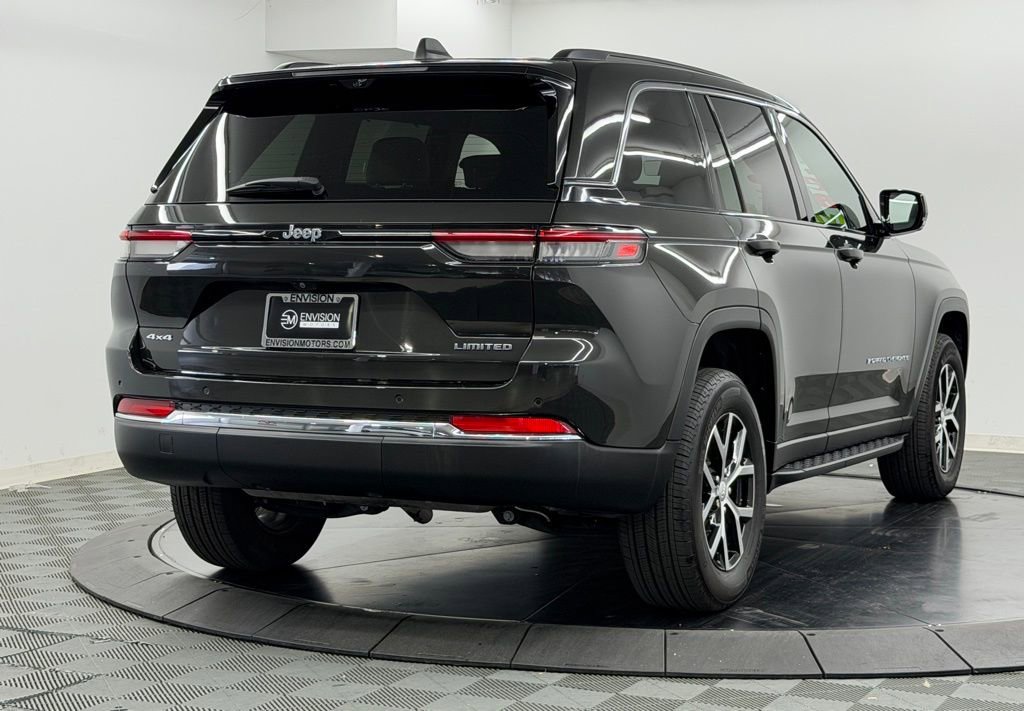Used 2023 Jeep Grand Cherokee Limited w/ Luxury Tech Group II image 8