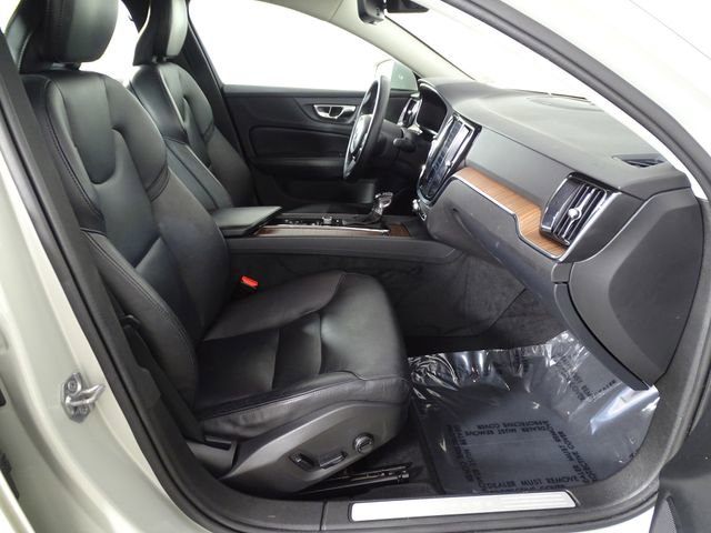 Used 2019 Volvo S60 T5 Momentum w/ Multimedia Package image 16