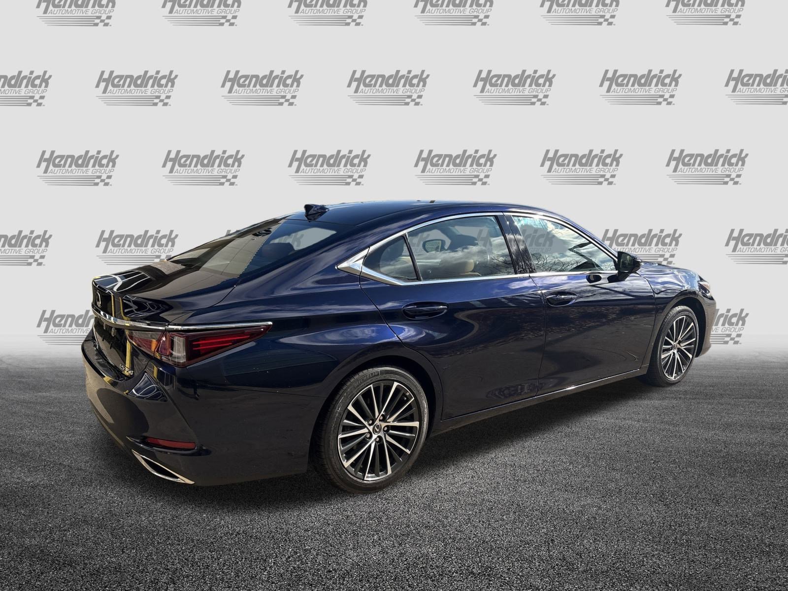 Certified 2025 Lexus ES 350 w/ Premium Package image 10