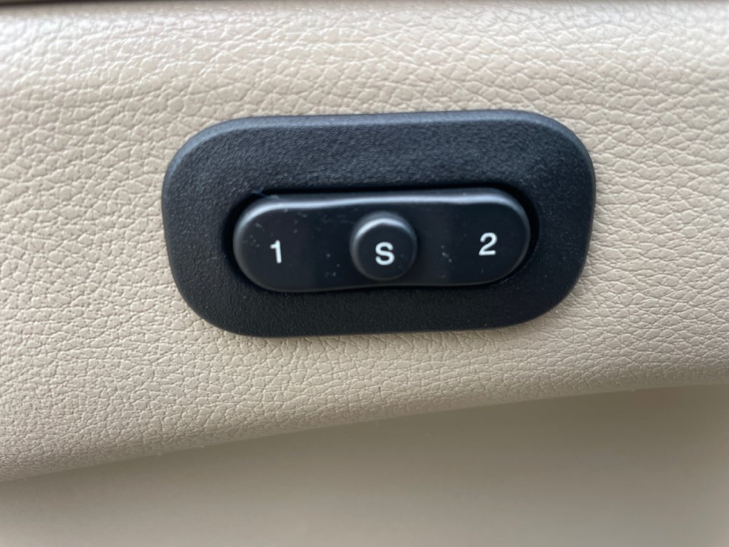 Used 2020 Jeep Grand Cherokee Limited AWD/4WD image 38