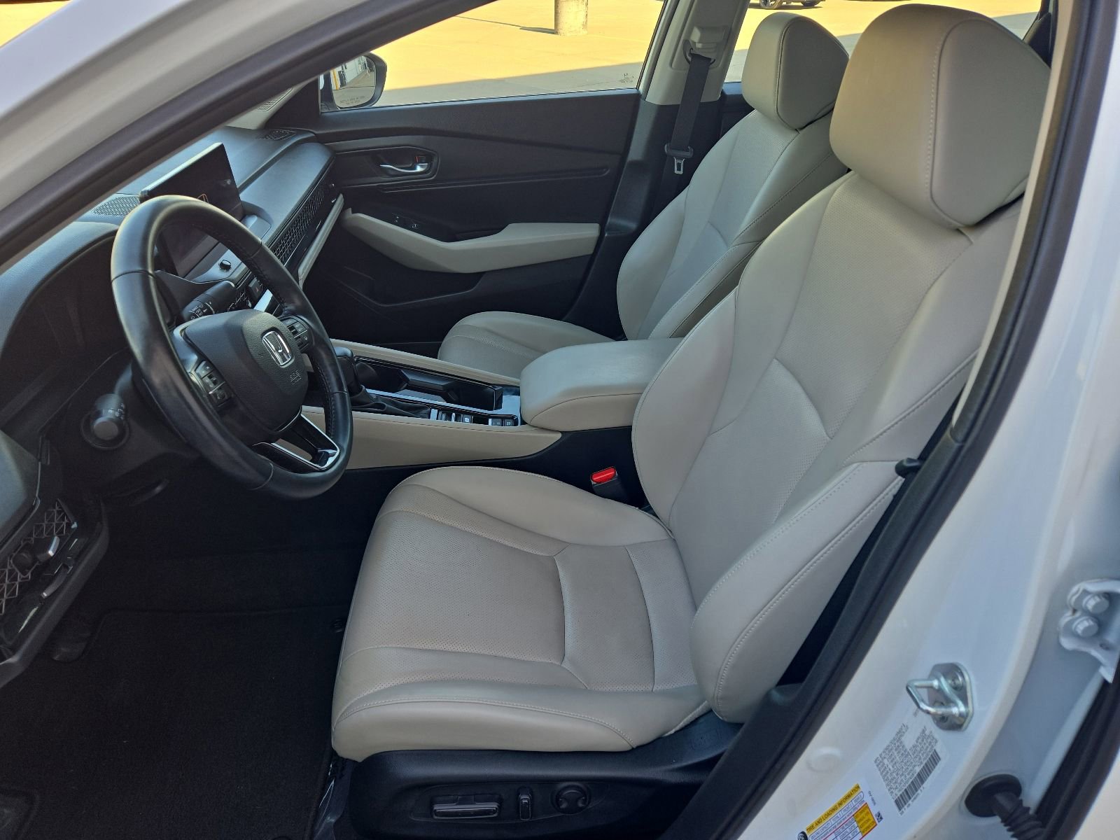 Used 2023 Honda Accord EX-L image 11