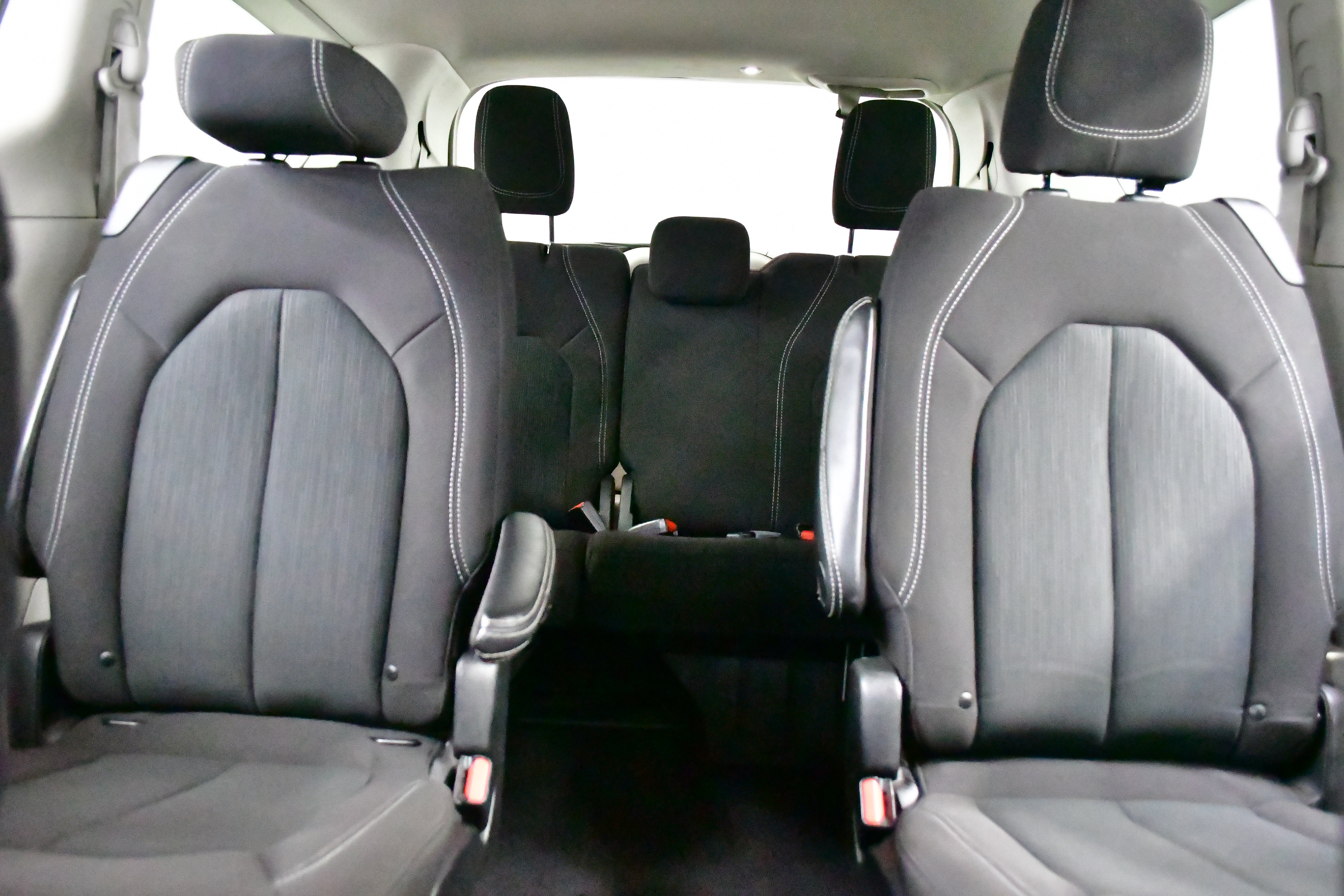 Used 2023 Chrysler Voyager LX FWD image 13