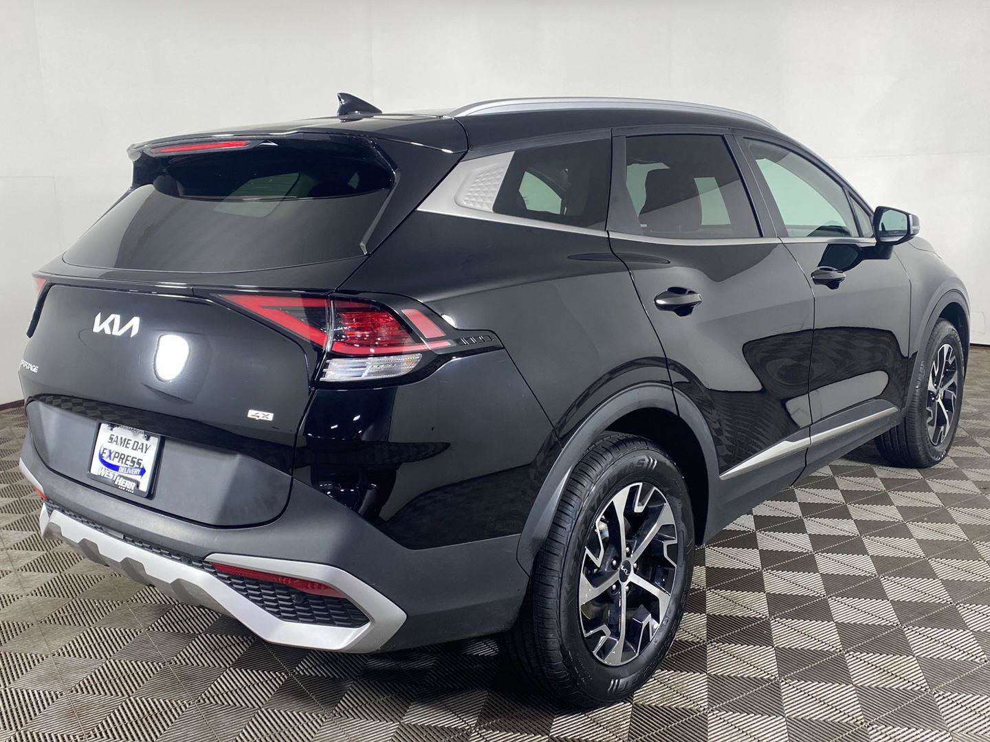 Used 2024 Kia Sportage EX AWD/4WD image 5