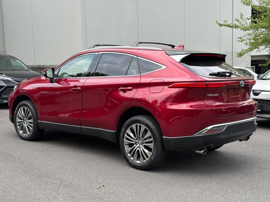 Used 2021 Toyota Venza XLE AWD/4WD image 3