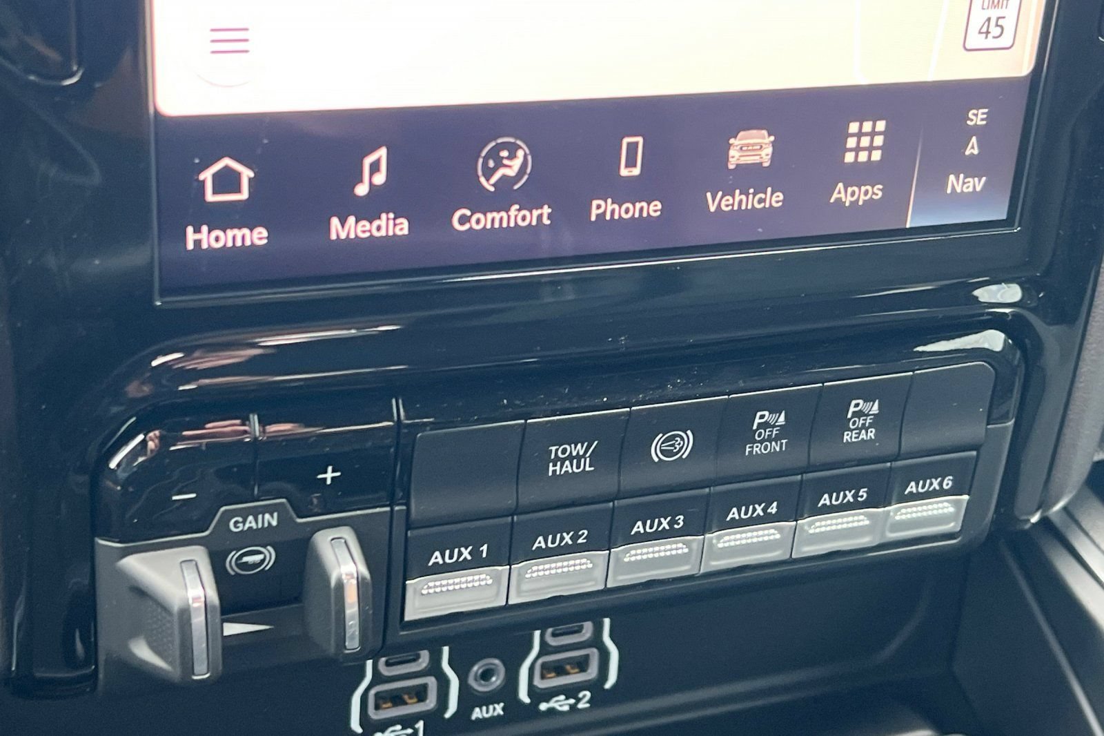 New 2026 RAM 3500 Big Horn AWD/4WD image 19