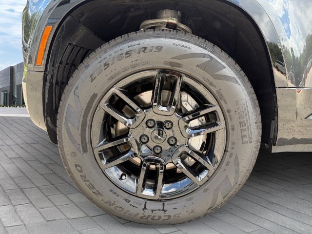 Certified 2026 Land Rover Defender 110 X-Dynamic SE AWD/4WD image 9