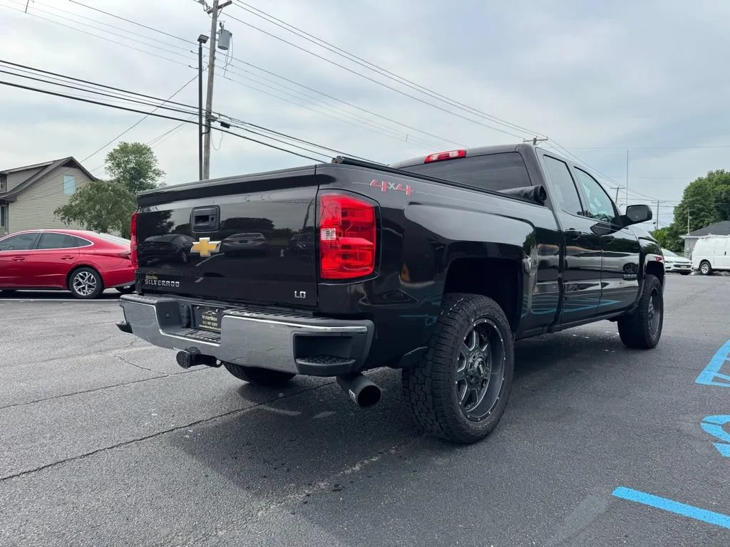 Used 2019 Chevrolet Silverado 1500 LT AWD/4WD image 3