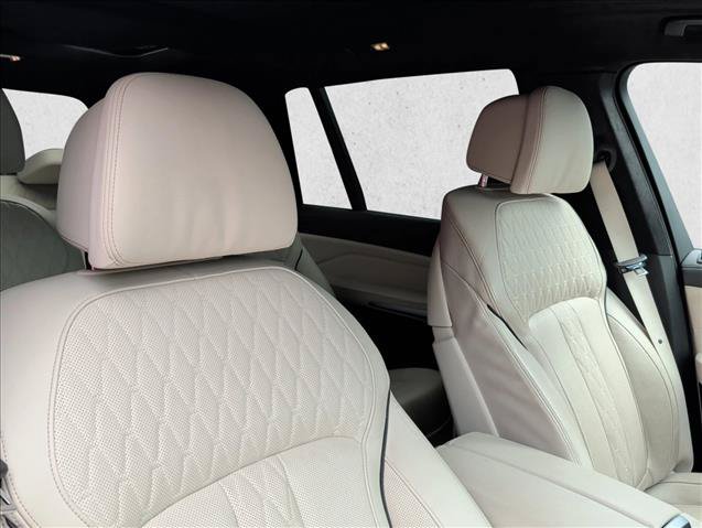Used 2021 BMW X7 M50i AWD/4WD image 27