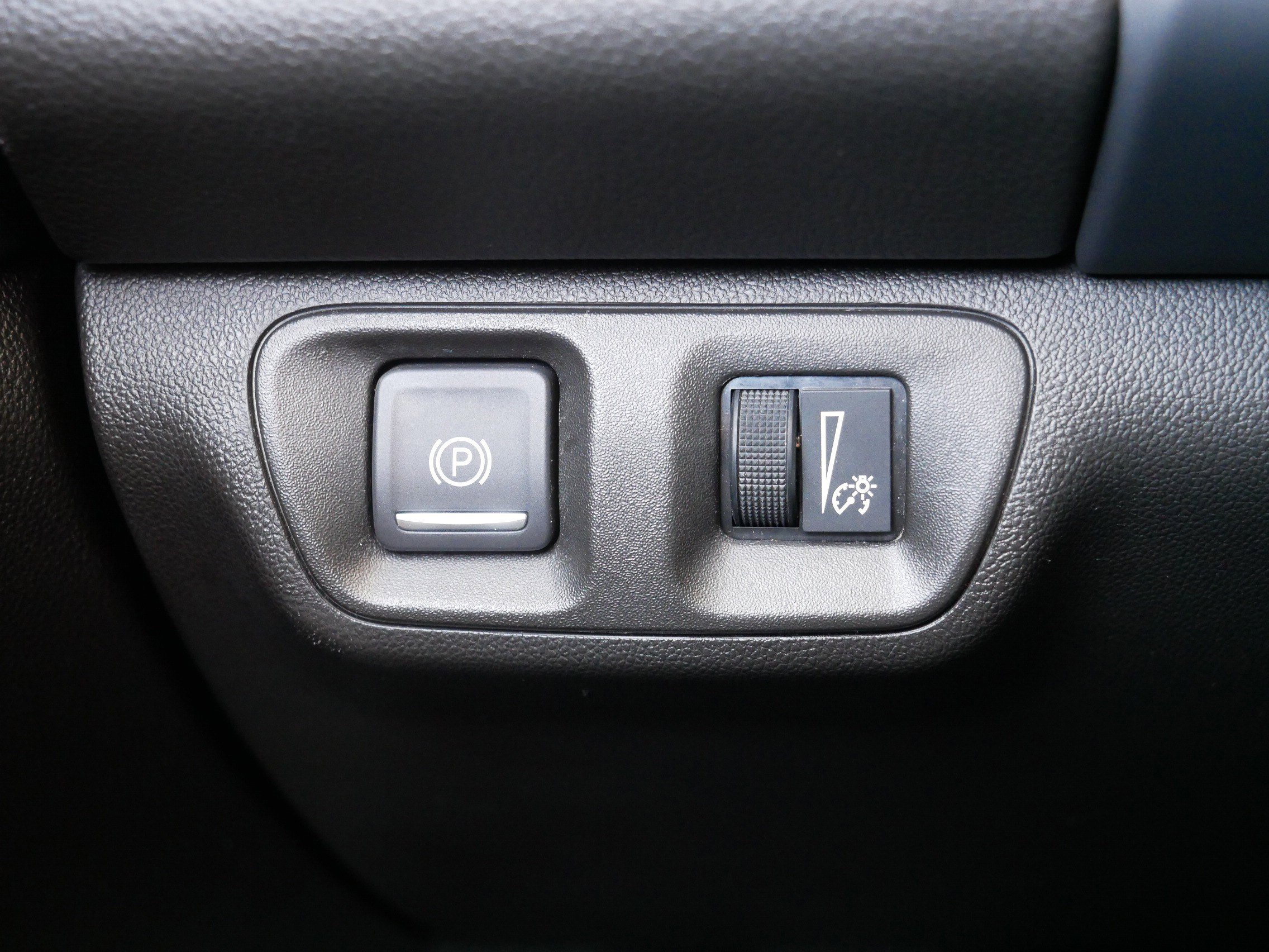 Used 2023 GMC Acadia SLE w/ Driver Convenience Package image 26