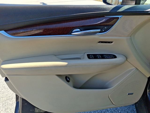 Used 2018 Cadillac XT5 Premium Luxury FWD image 16