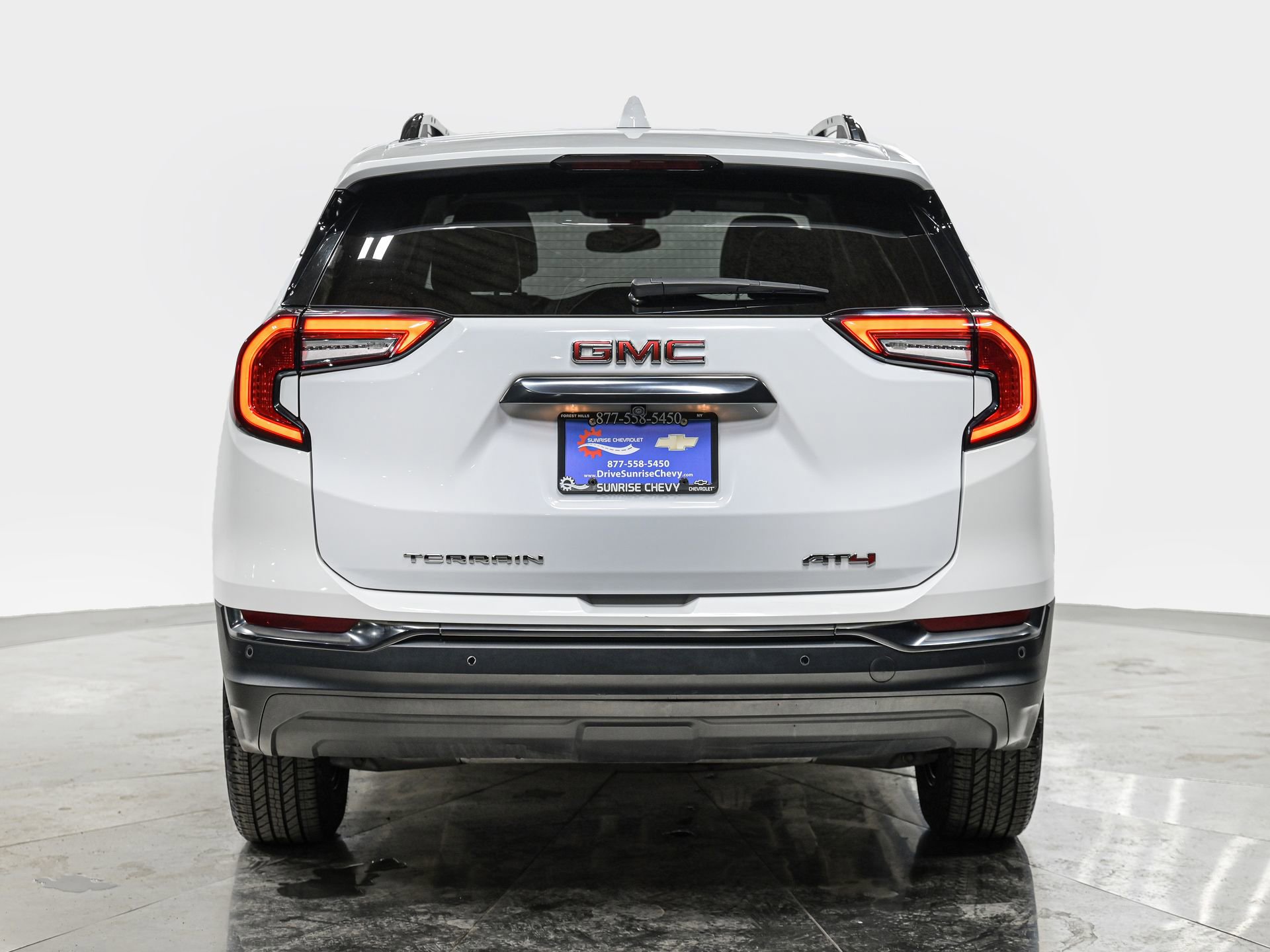 Used 2022 GMC Terrain AT4 w/ Infotainment Package II image 5
