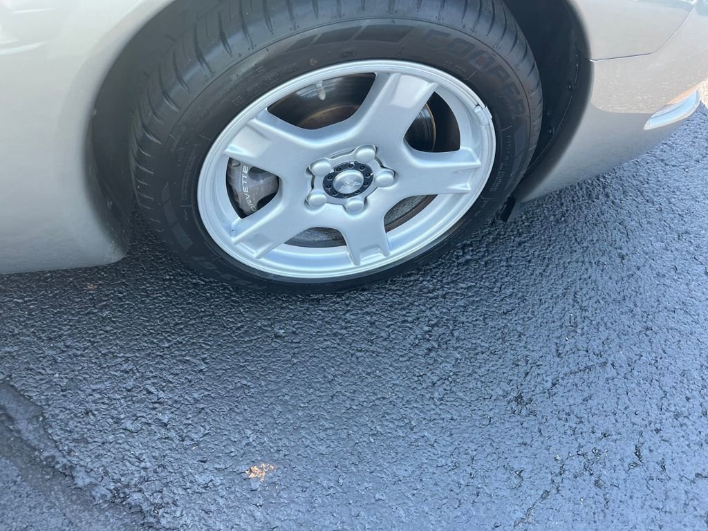 Used 1999 Chevrolet Corvette Coupe w/ Memory Pkg image 23