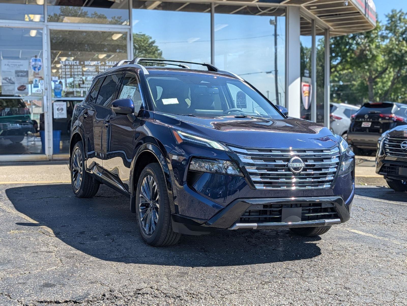 New 2026 Nissan Rogue Platinum AWD/4WD image 4