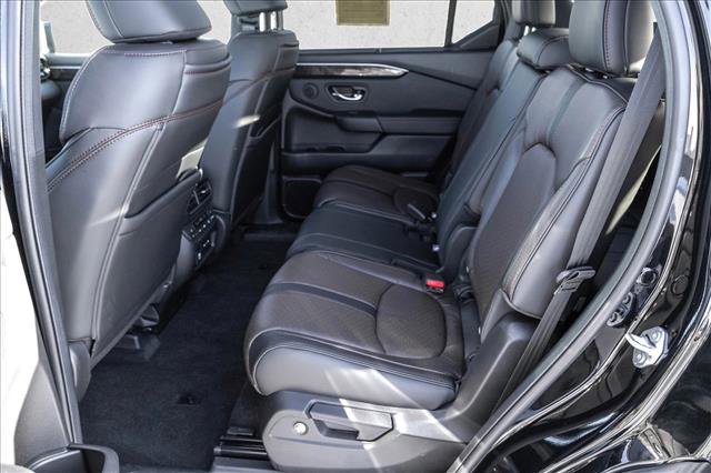 Used 2025 Honda Pilot Black Edition image 24