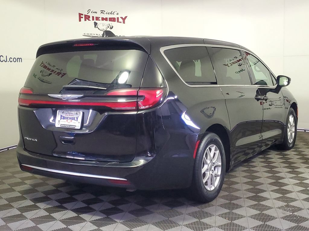 Used 2024 Chrysler Pacifica Touring-L FWD video 3