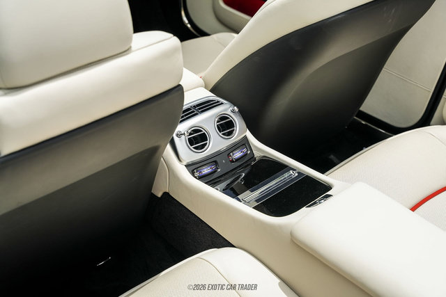 Used 2019 Rolls-Royce Dawn RWD image 39