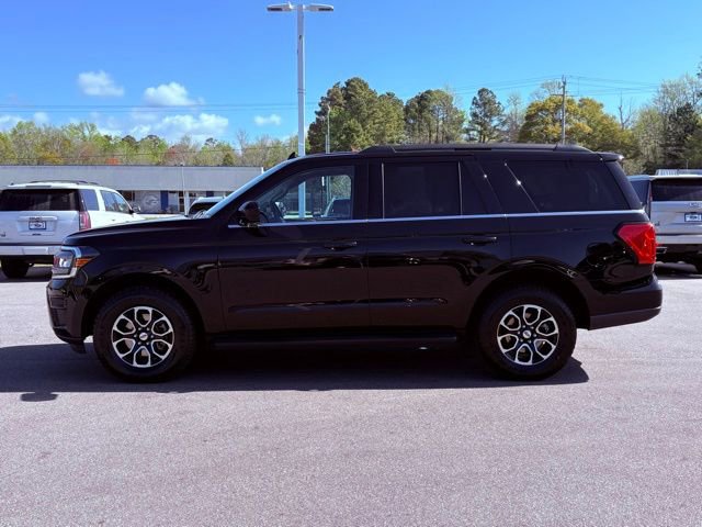Used 2024 Ford Expedition XLT AWD/4WD image 2