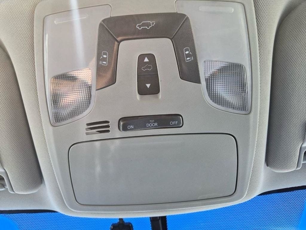 Used 2017 Toyota Sienna XLE w/ XLE Navigation Package AWD/4WD image 23