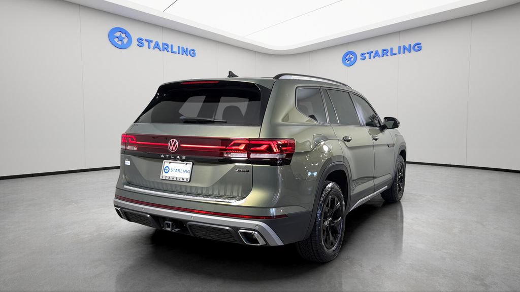 Used 2025 Volkswagen Atlas Peak Edition SE AWD/4WD image 8