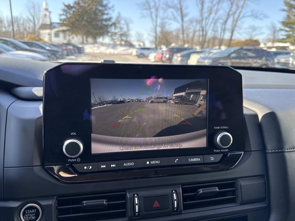 Used 2024 Nissan Pathfinder S image 21