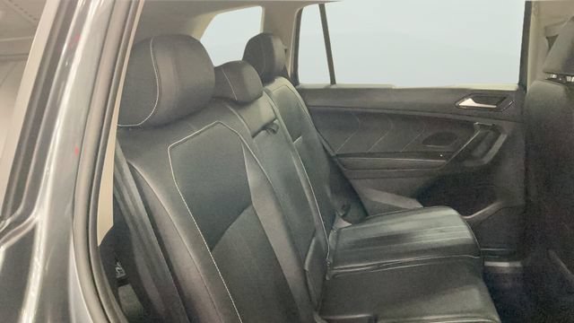 Used 2024 Volkswagen Tiguan SE w/ Panoramic Sunroof Package AWD/4WD image 19