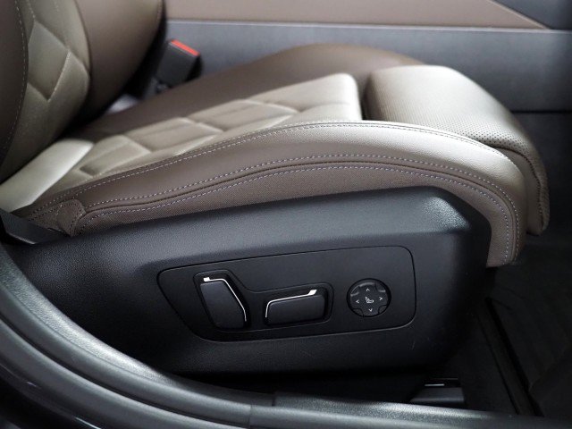 Used 2025 BMW i5 eDrive40i w/ M Sport Package image 73