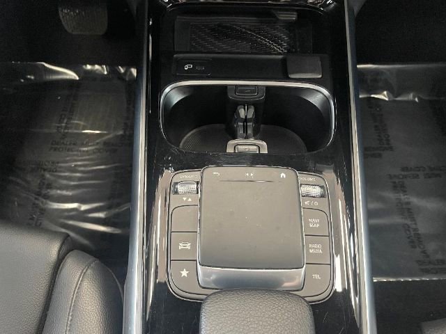 Used 2021 Mercedes-Benz GLB 250 w/ Premium Package image 22