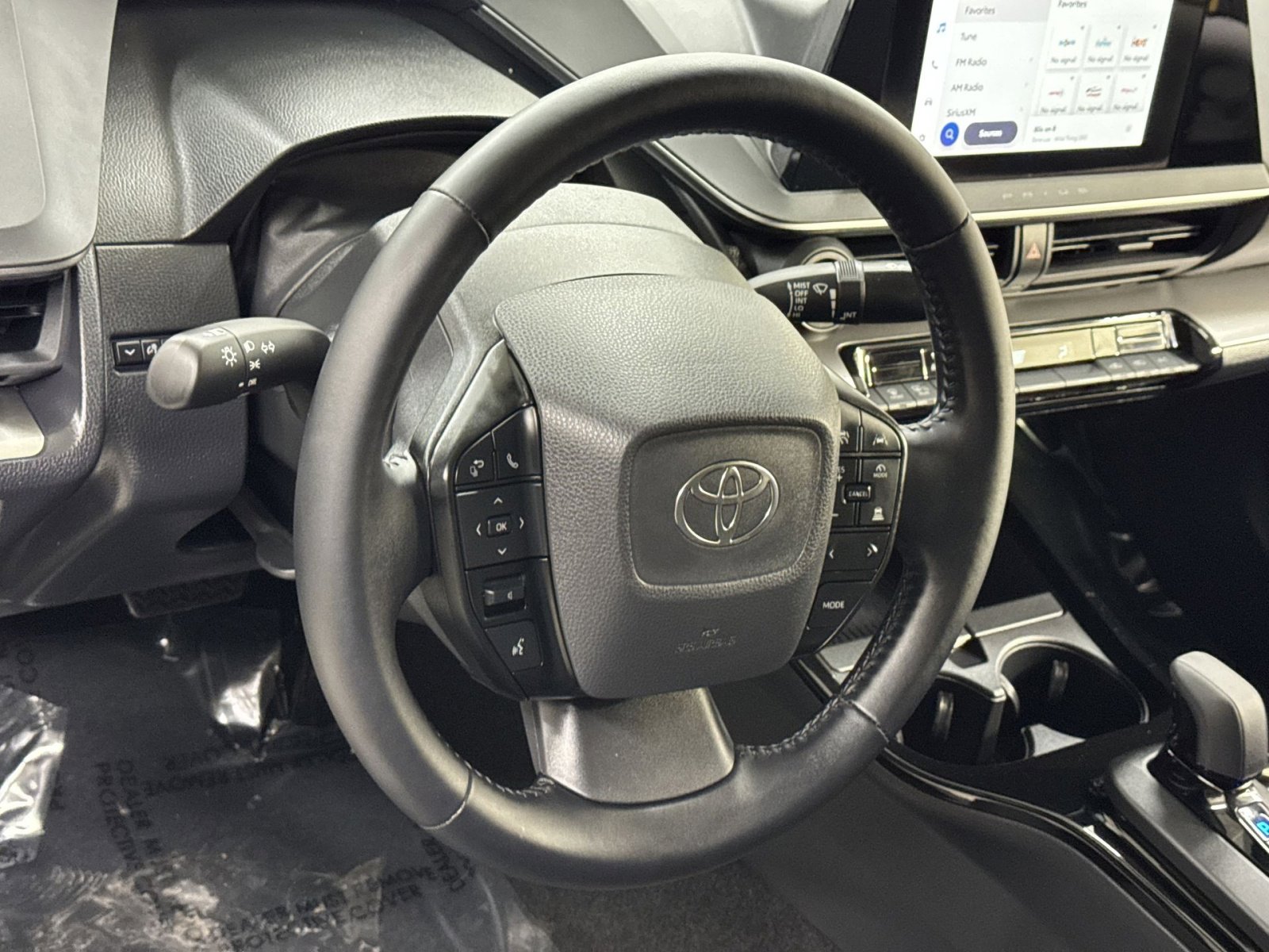 Used 2024 Toyota Prius LE image 20