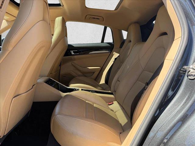 Used 2019 Porsche Panamera image 12