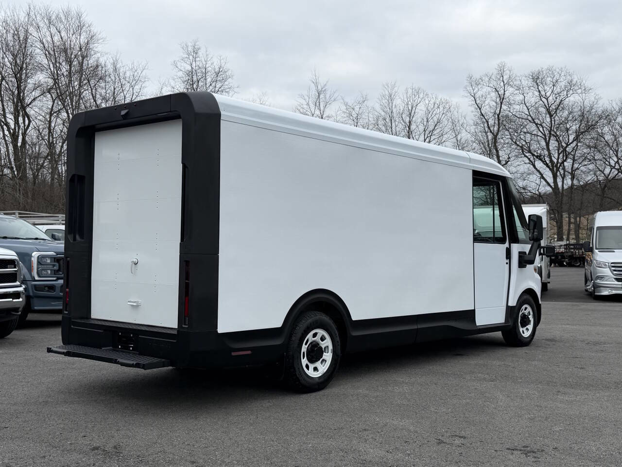 Used 2025 Chevrolet Brightdrop 600 image 11