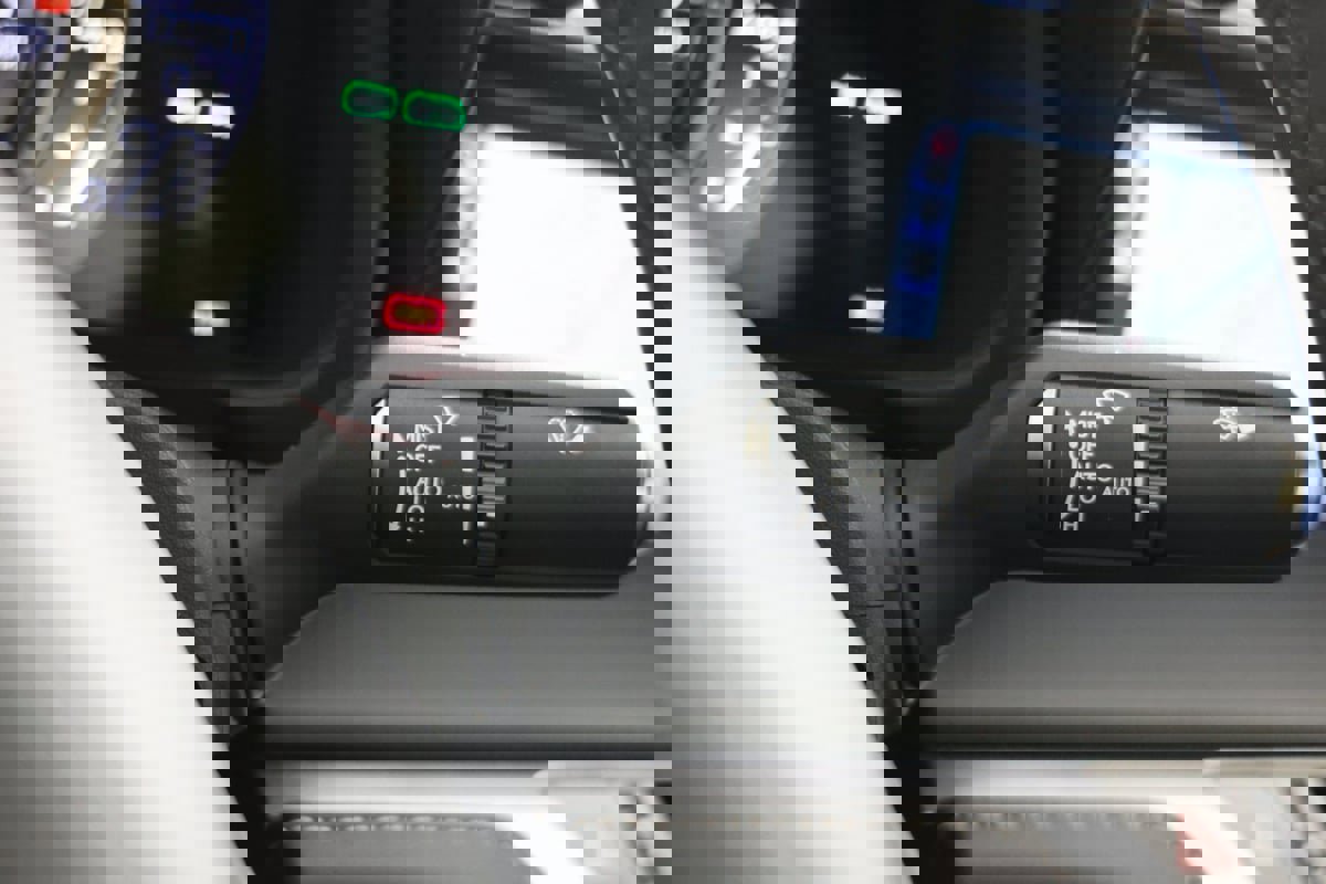 Used 2018 Lexus LC 500 Coupe w/ Performance Package image 28