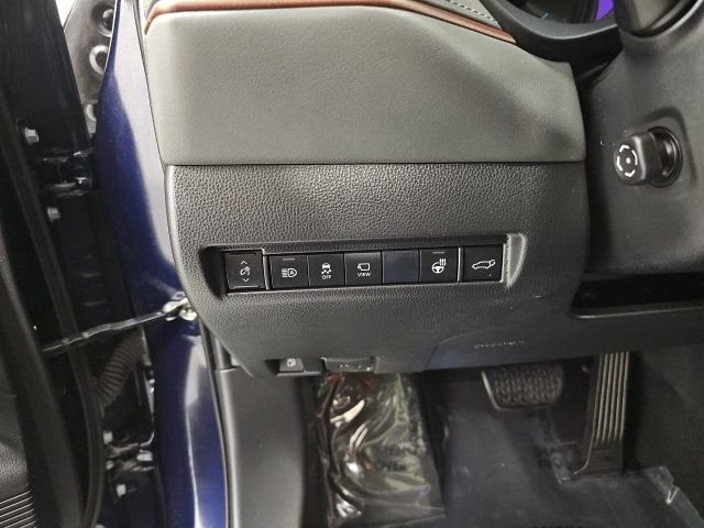 Certified 2021 Toyota Venza Limited w/ Advanced Technology Package AWD/4WD image 18