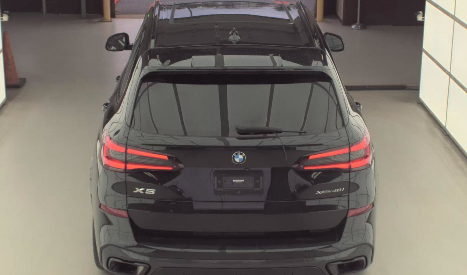Used 2022 BMW X5 xDrive40i AWD/4WD image 3