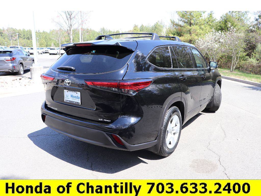 Used 2022 Toyota Highlander LE AWD/4WD image 7