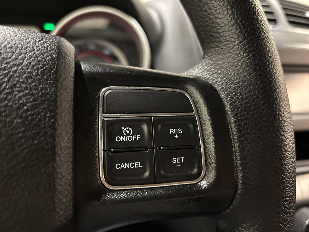 Used 2020 Dodge Journey SE w/ Blacktop Package FWD image 25
