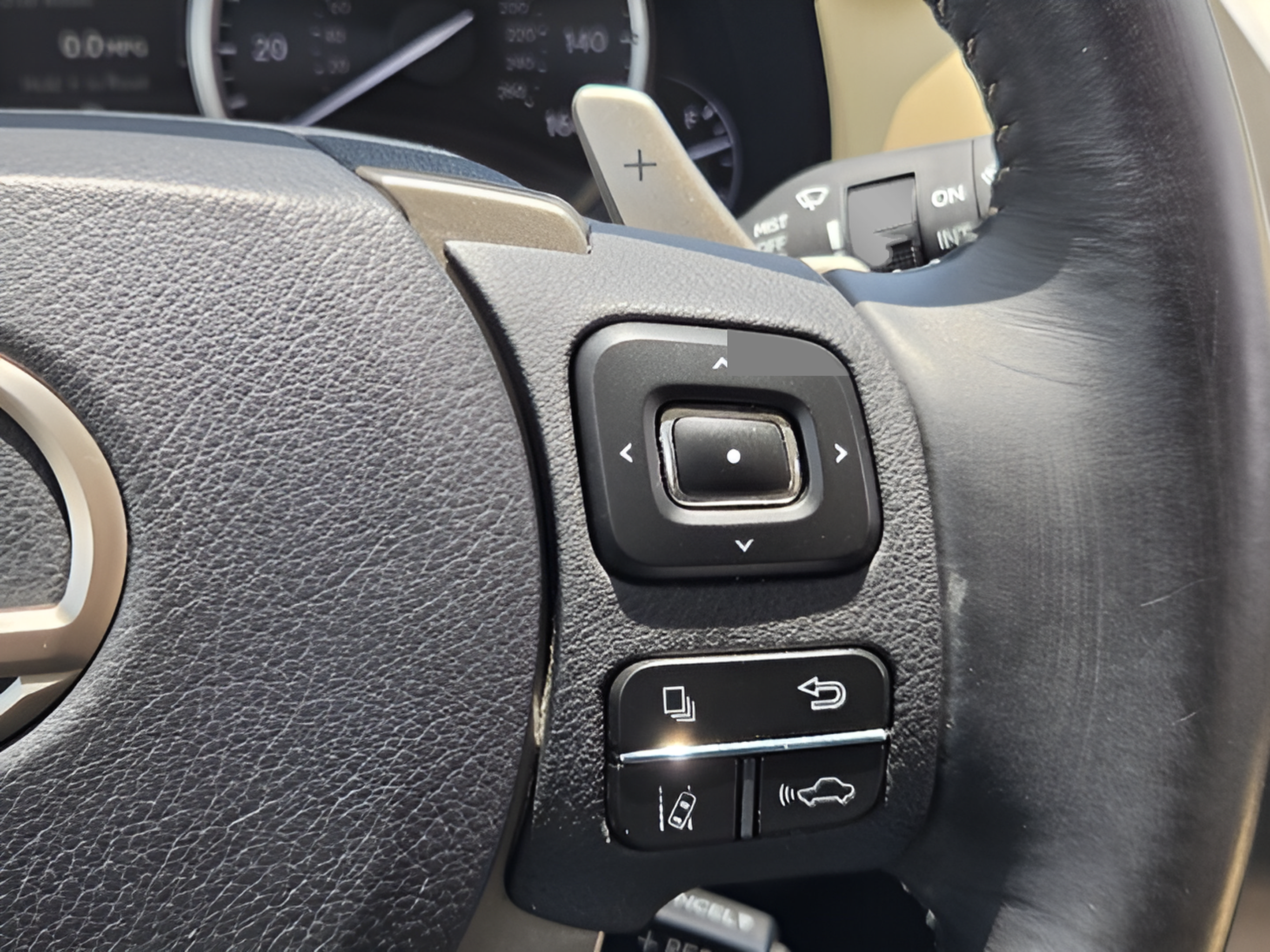 Used 2018 Lexus NX 300h AWD w/ Premium Package image 26