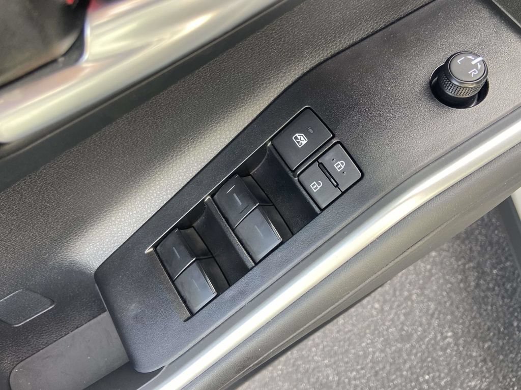 Used 2026 Toyota Highlander XLE AWD/4WD image 19