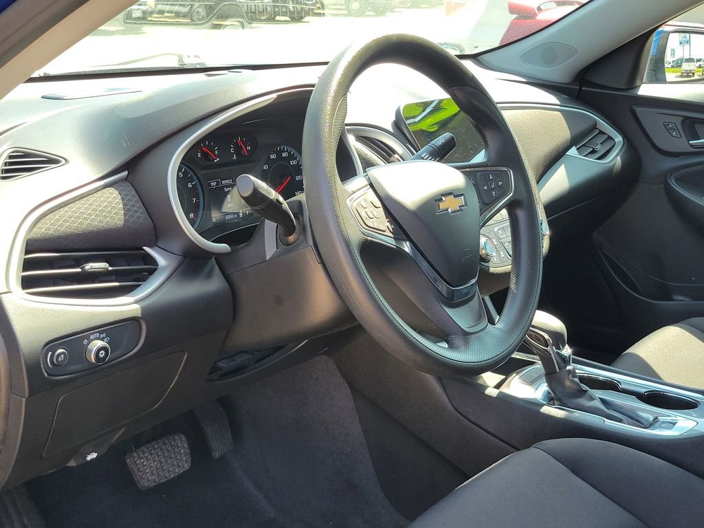 Used 2023 Chevrolet Malibu LT FWD image 40