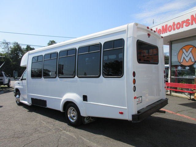 Used 2019 Ford E-450 and Econoline 450 Super Duty w/ Shuttle Bus Prep Package RWD image 6